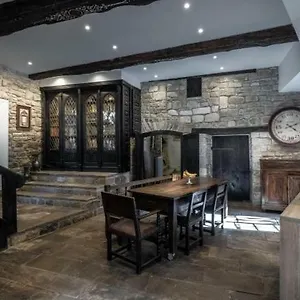 https://le-candeze.midi-pyreneeshotels.com